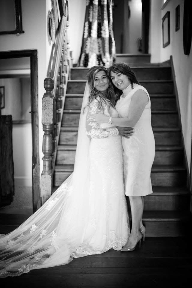 keyhole back wedding dress alteration with lace applique sleeves