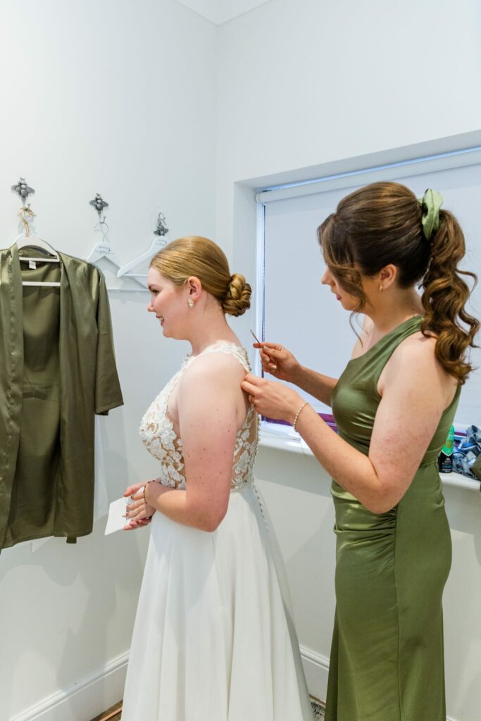  Bridal Aterations for Redhill Bride as well as Bride from before Georgia Stella York Greater London Bride from Kenley