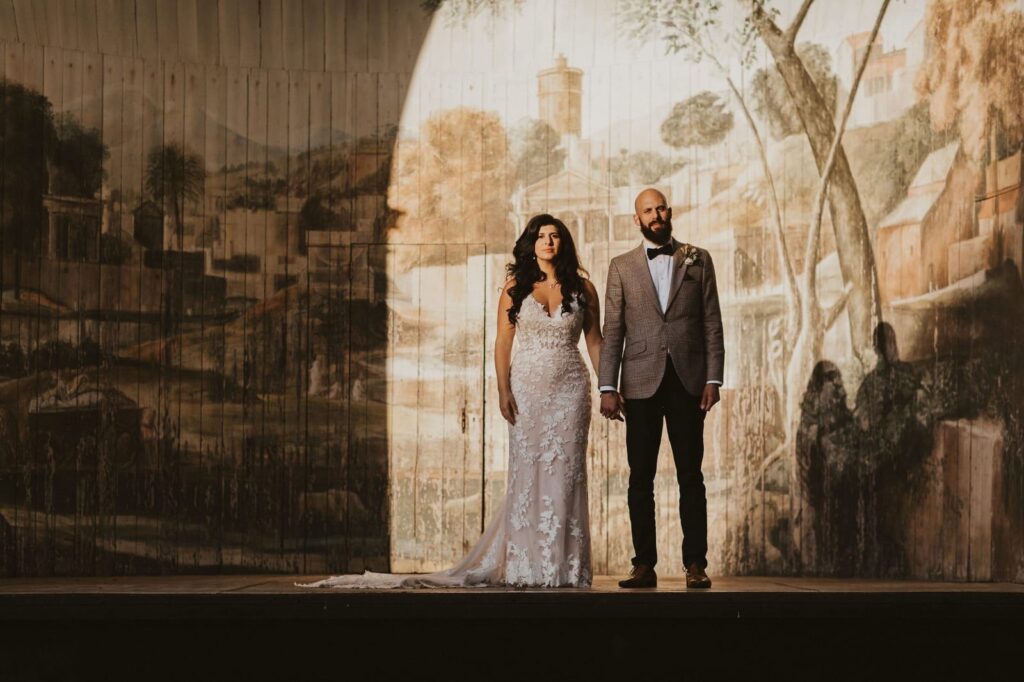 wall mural and couple 
