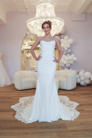 Luxe Privée wedding lace train original
