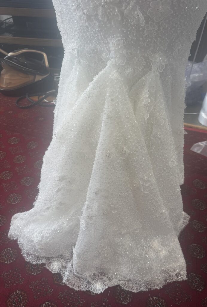 3 points hidden american bustle with ribbon loops and transparent flat buttons