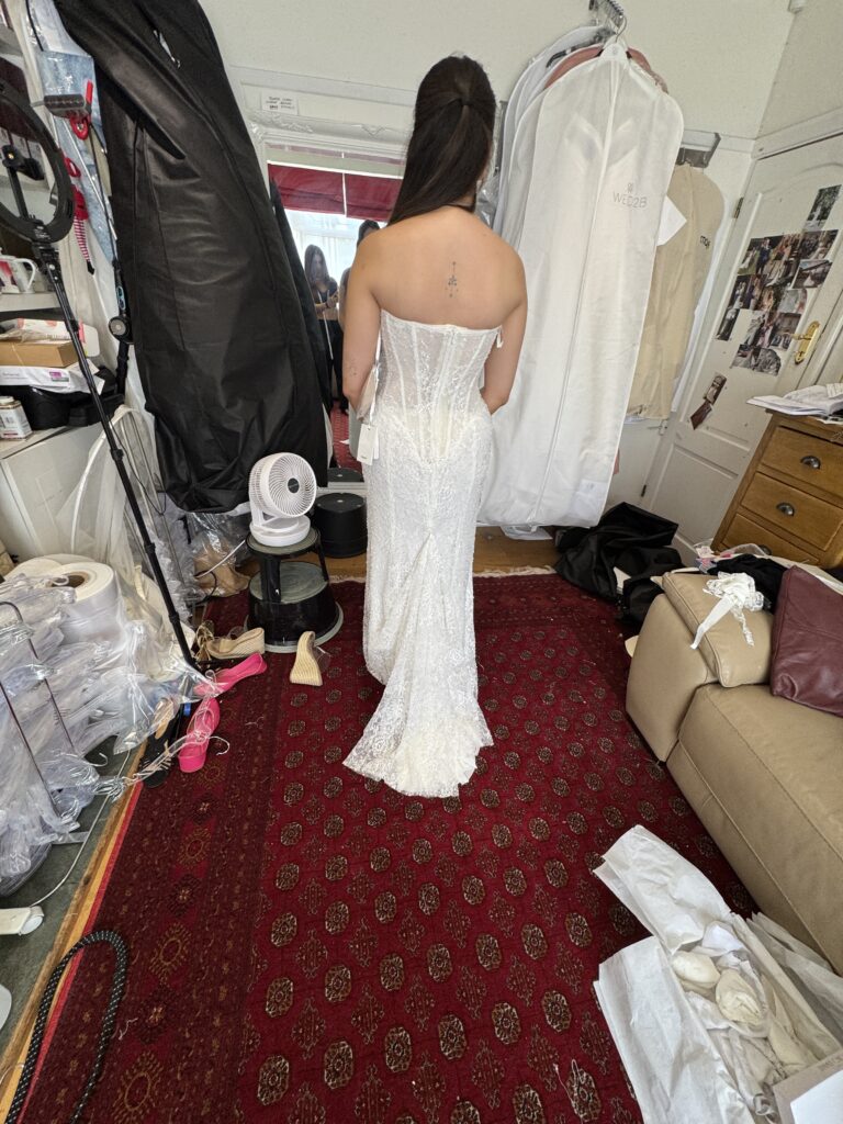 inner 3 french bustle outer single American bustle.