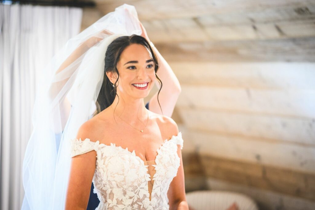 veil try on.