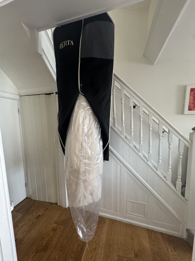 crease free travelling in dingle mattress bag.